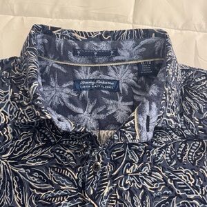 Tommy Bahama Blue and White Men's Flannel Shirt